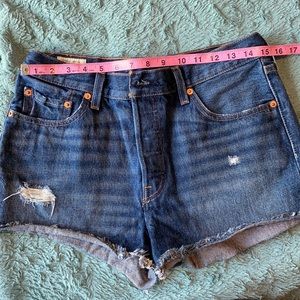 High rise 501 Levi’s shorts